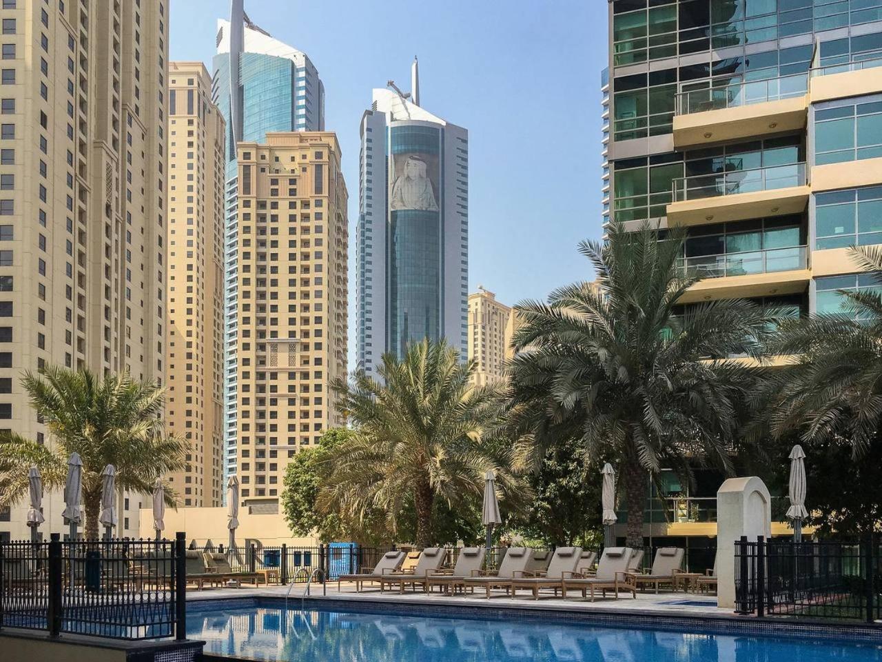 Frank Porter - Marina Quays Dubai Bagian luar foto